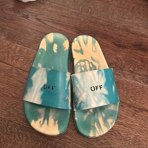 Off white slides